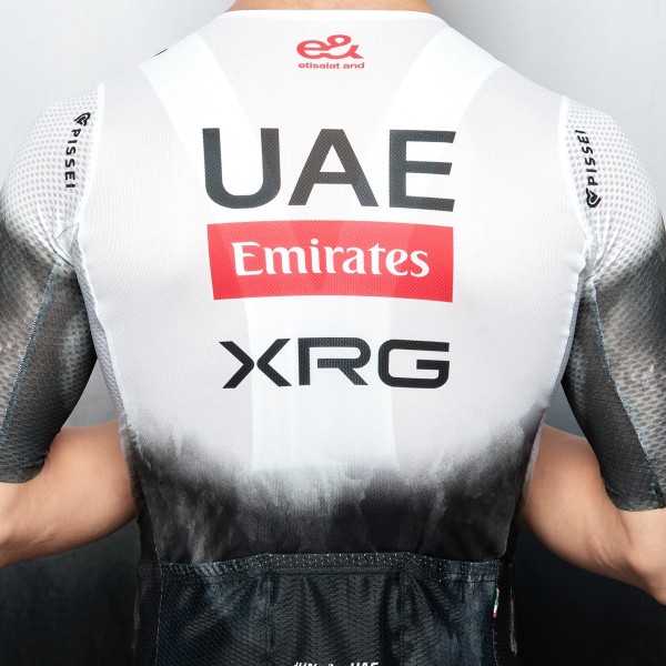 Herren UAE Team Emirates 2025 Magistrale Light Pissei trikot Herren UAE Team Emirates 2025 Magistrale Light Pissei trikot