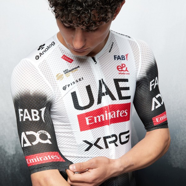 Herren UAE Team Emirates 2025 Magistrale Light Pissei trikot Herren UAE Team Emirates 2025 Magistrale Light Pissei trikot